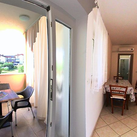 Apartments Goltes Lovrečica Buitenkant foto