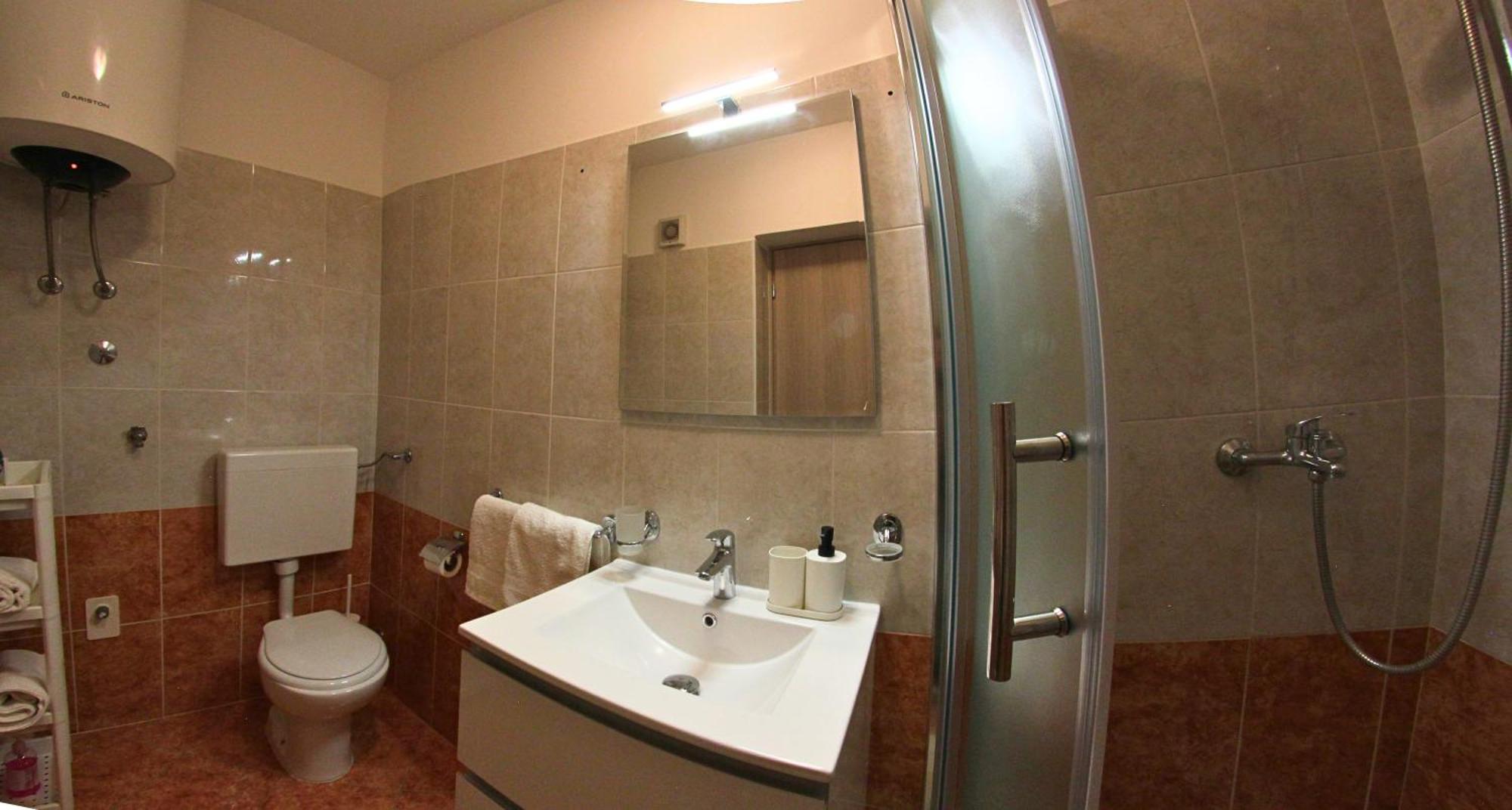 Apartments Goltes Lovrečica Buitenkant foto