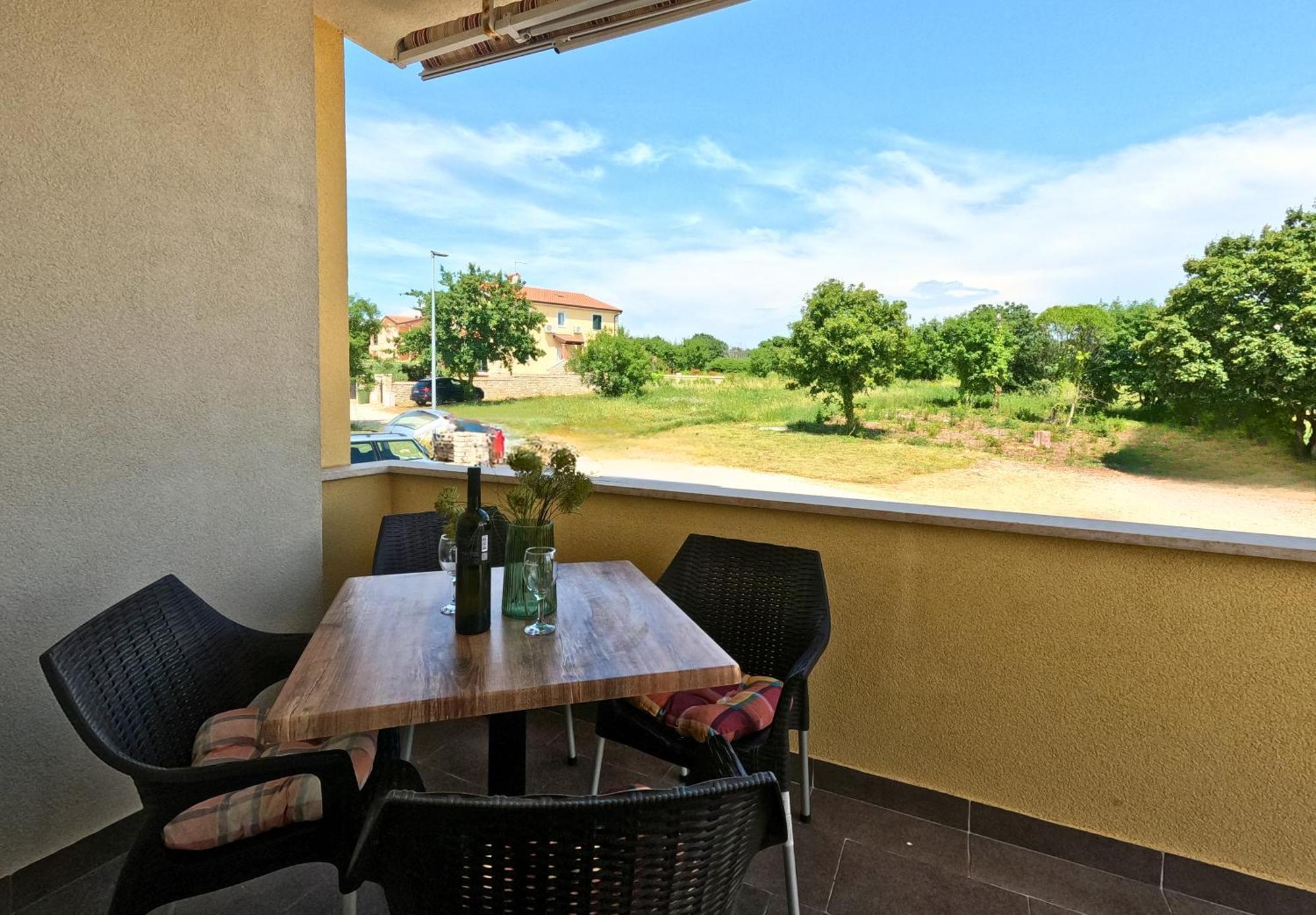 Apartments Goltes Lovrečica Buitenkant foto