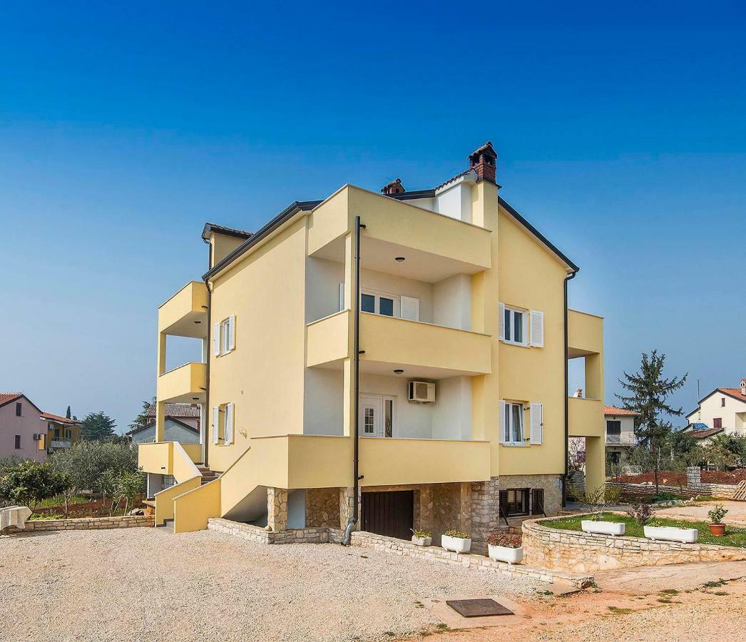 Apartments Goltes Lovrečica Buitenkant foto